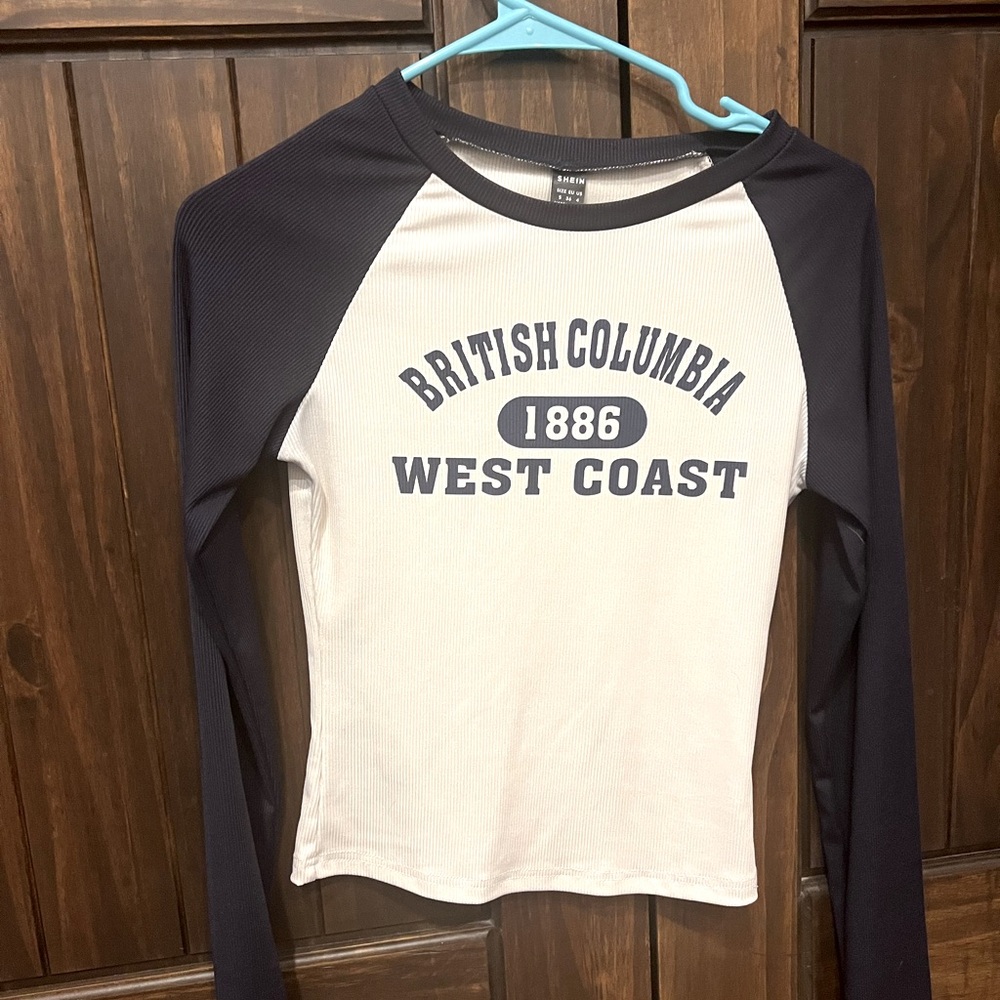 Long sleeve graphic T shirt